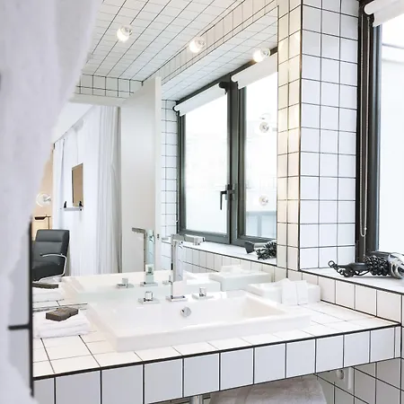La Maison Champs Elysees 5* Paris
