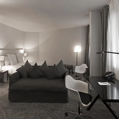 La Maison Champs Elysees Paris