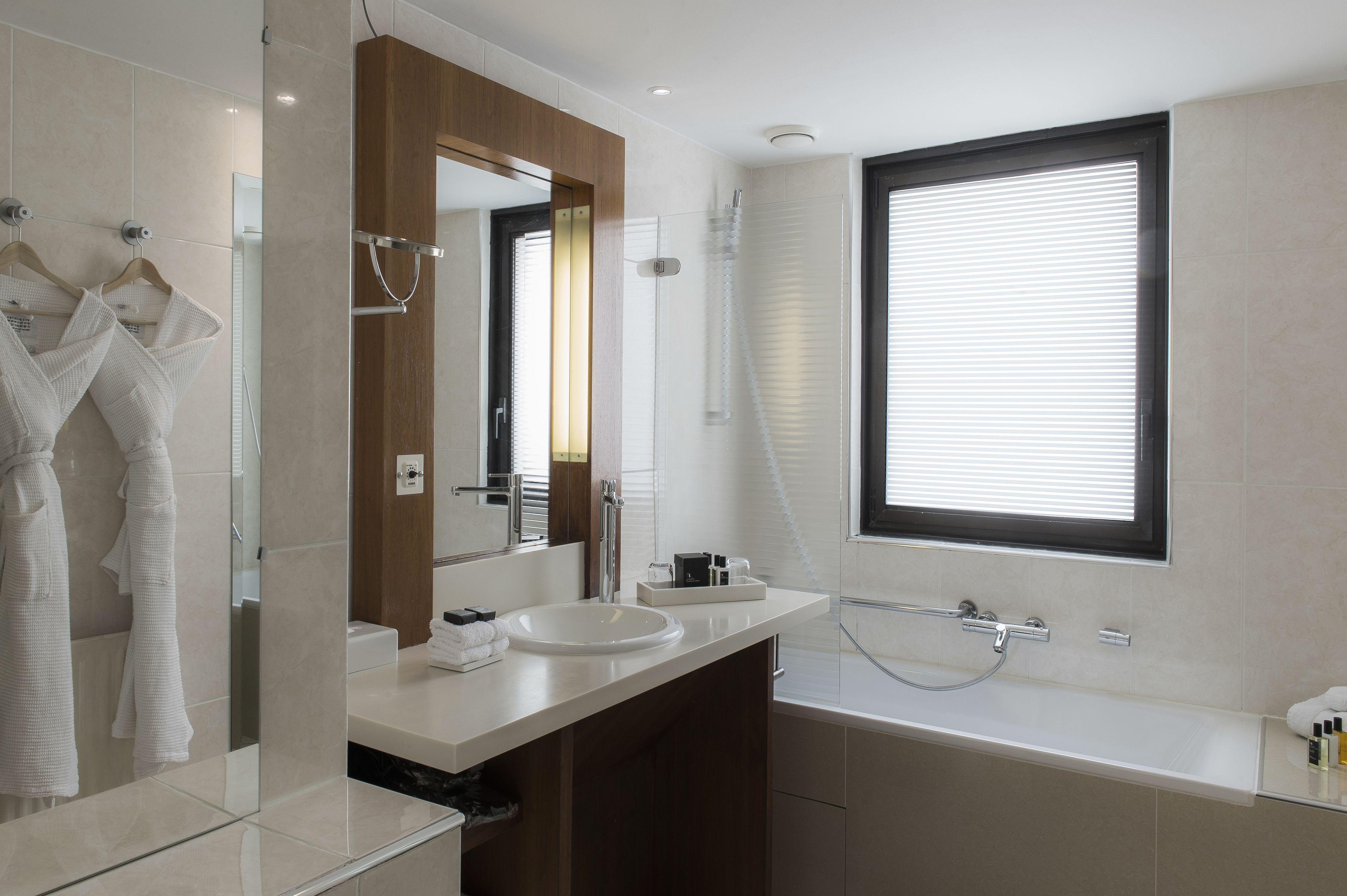 La Maison Champs Elysees Hotel 5*